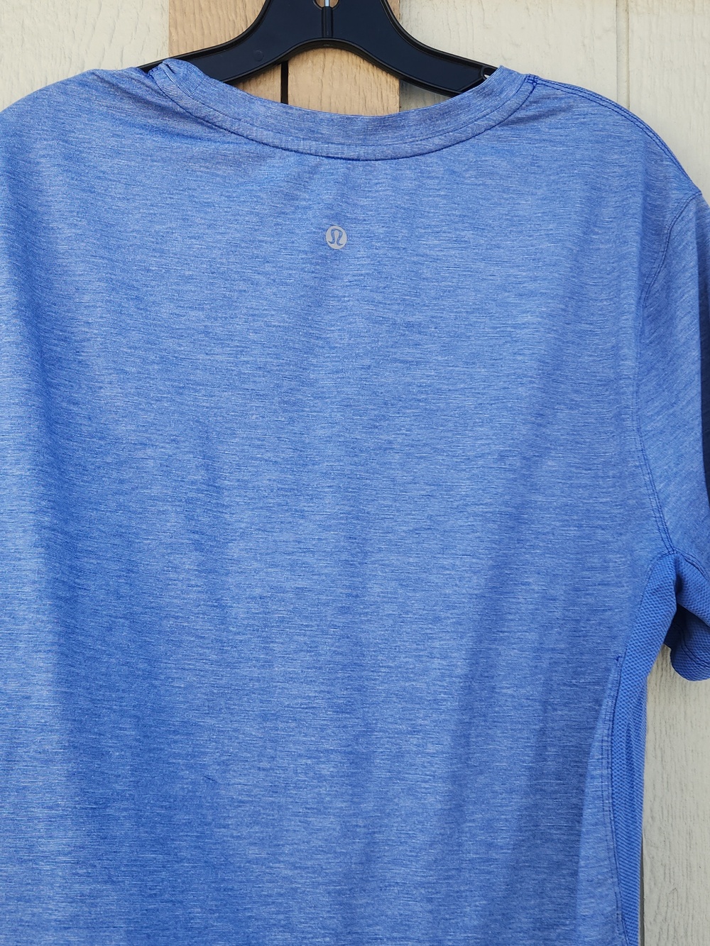 Lululemon Mens Tee Striped Vent Running Medium Gym Breathable Sweat Blue Pocket - Picture 4 of 6